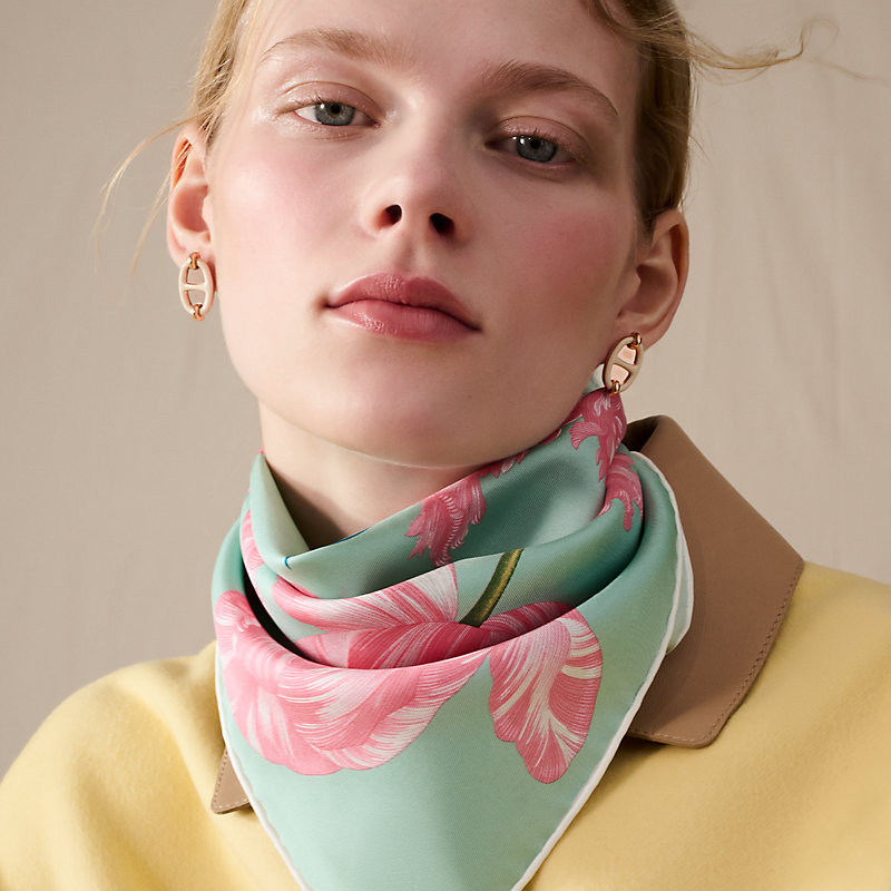 【華麗なるチューリップ】 HERMES カレ45 Tulipomanie Detail tulipomanie-detail-scarf-45--